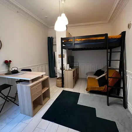 Cosy Proche Pere-lachaise Apartment